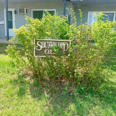 Southwood Court - 359 Iroquois Street W - Moose Jaw - Apartment Rental