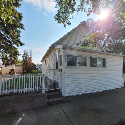 Moose Jaw House for Rent - 713 Hochelaga Street E