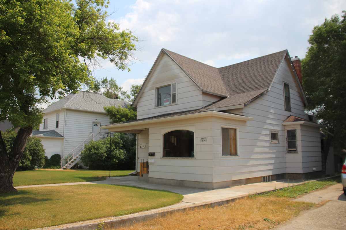 315 ominica moose jaw home rental