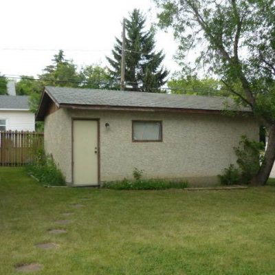 746 - 746-Caribou-Street-W-Moose-Jaw-Home-Rental-2